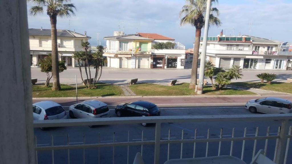 شقة Monolocale Lungomare فياريجيو المظهر الخارجي الصورة